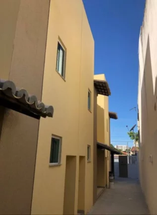 Imagem Casa na Farolândia - 3 quartos, 3 banheiros, garagem - Confira!