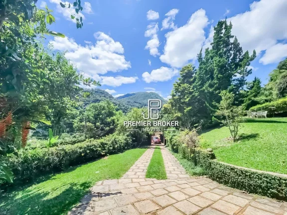 Imagem Casa à venda, 215 m² por R$ 1.300.000,00 - Albuquerque - Teresópolis/RJ