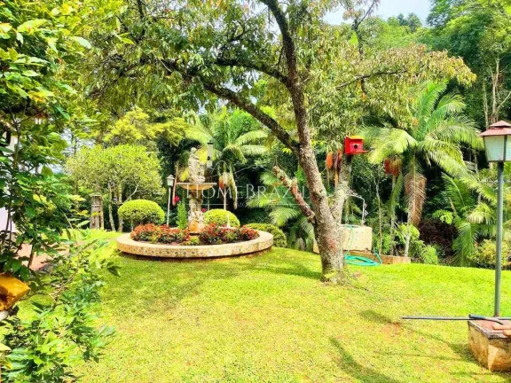 Imagem Casa em Condomínio Fechado à Venda em Campos do Jordão | Terreno de 2.500m2 e Lazer Completo