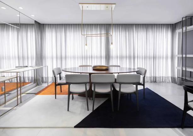 Imagem Apartamento novo com 4 dormitórios sendo 2 suítes e 3 vagas no Centro de Balneário Camboriú