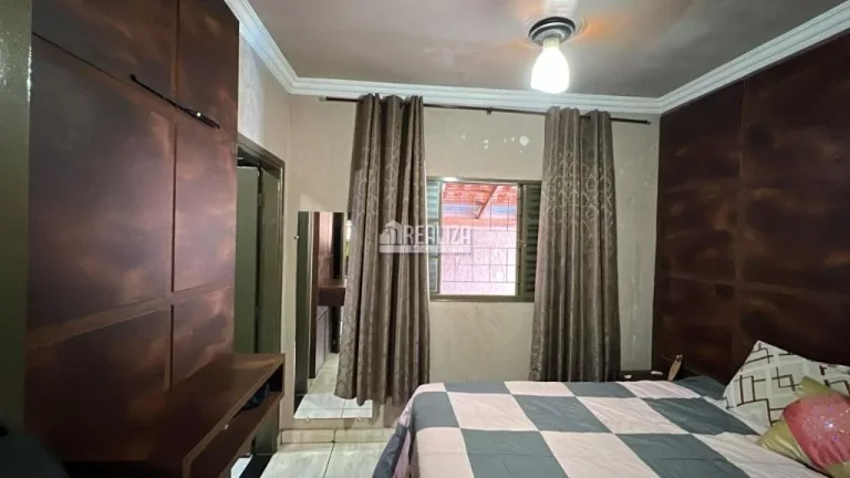 Imagem Casa à venda no bairro de Lourdes - em Uberaba