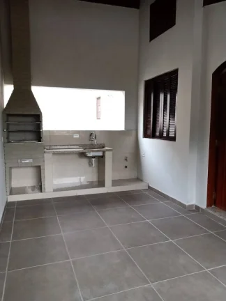 Imagem Ótimo sobrado próximo à escolas e comércio!