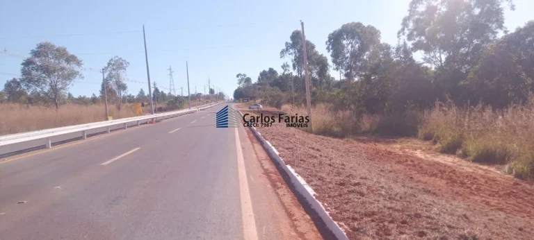 Imagem Chácara para Venda em Brasília, Setor Habitacional Tororó (Jardim Botânico), 3 dormitórios, 1 suíte, 2 banheiros, 2 vagas