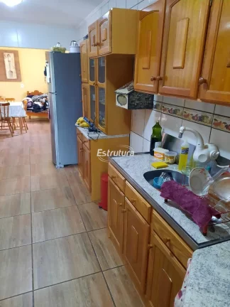 Imagem Linda casa, com jardim e lago artificial