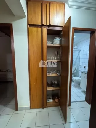 Imagem Apartamento à venda no Condomínio Edifício Arquiteto Wagner Schroden, Centro de Uberaba - 3 Dormitórios e Suíte!