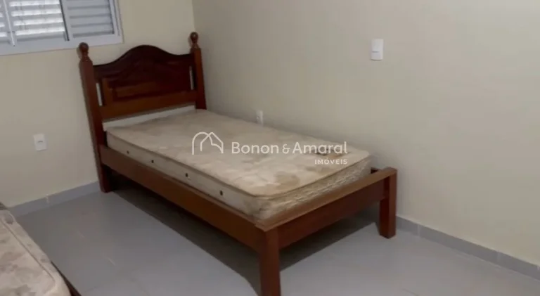 Imagem Sítio à venda em Amparo/SP - 32.000 m² com lago, piscinas e 3 casas

Sítio com 32.000 m² em exc...