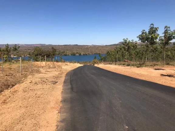 Imagem EXCELENTE RANCHO COMPLETO COM ACESSO Á ÁGUA EM ESTREITO COM ASFALTO ATÉ Á PORTA - 04 dormitórios sendo 03 suítes - Varanda contornando toda á casa