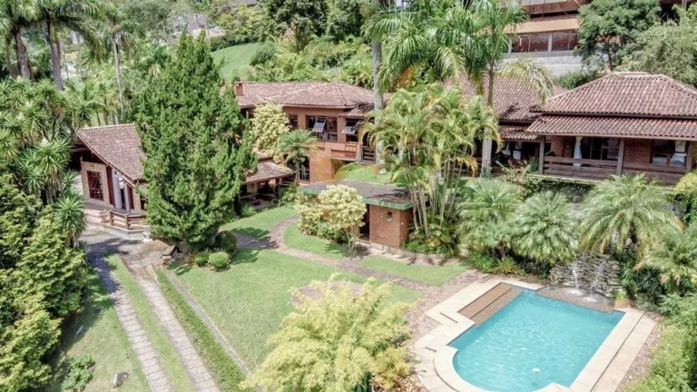 Casa em Condomínio para Venda em Teresópolis / RJ no bairro Quebra Frascos