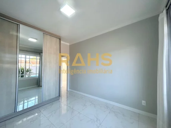 Imagem Excelente residência com 5 quartos, sendo 4 suítes, em condomínio fechado localizado no bairro Gl...