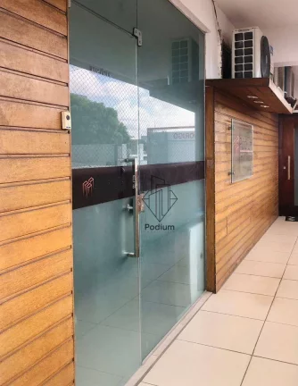 Imagem Sala comercial com móveis planejados e excelente localização na Torre - SA0037