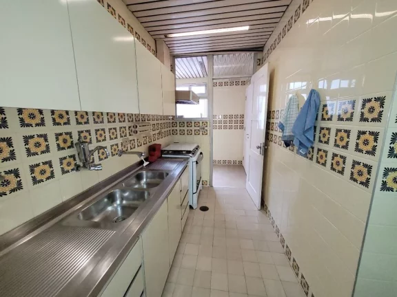 Imagem PITANGUEIRAS – NA QUADRA DA PRAIA, COM VISTA PARA O MAR, LOCAL NOBRE, OPORTUNIDADE ÚNICA, 160 M² ÚTEIS, LOCALIZAÇÃO PRIVILEGIADO, 01 VAGA DE GARAGEM