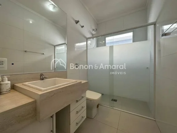 Imagem Linda casa com living para 3 ambientes integrados com a área gourmet e piscina, cozinha e lavanderi...