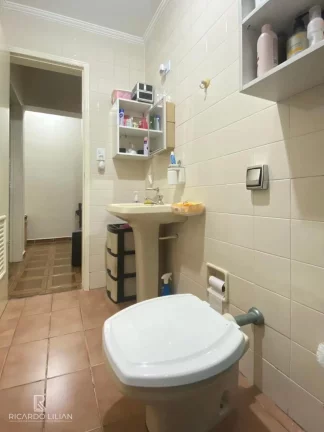 Imagem Apartamento Garden com quintal privativo localizado a 350 metros da praia do Caiçara.