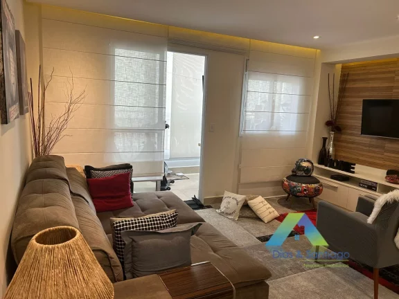 Imagem PORTEIRA FECHADA - Apto em 75m² com 2 dormitórios, 1 suíte, 1 varanda gourmet recém reformado e moderno, pronto para morar com 2 vagas de garagem fixas e cobertas..