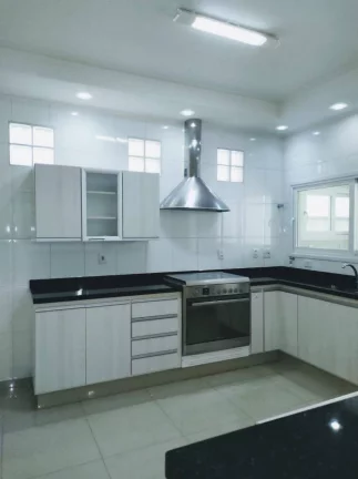 Imagem Casa em Condomínio com 03 suítes para Locação em Valinhos