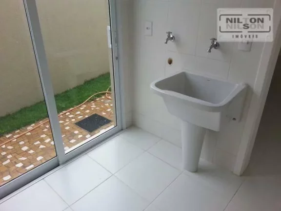 Imagem Casa com 3 dormitórios à venda, 225 m² por R$ 900.000,00 - Condomínio Vivenda das Cerejeiras - Valinhos/SP