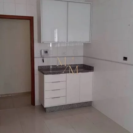 Imagem Belíssima Casa Sobresposta Alta, no Campo Grande em Santos