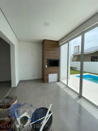 Imagem Casa á venda com 3 dormitórios na praia Bela Torres em Passo de Torres/SC