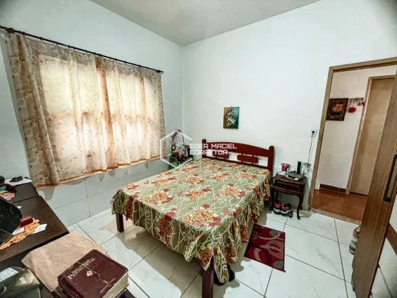 Imagem A poucos minutos das águas da Praia do Porto Novo, essa casa é o refúgio perfeito para quem busca...
