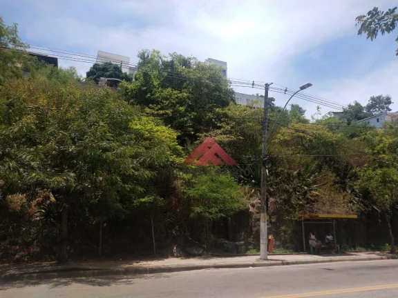 Imagem Terreno com 1.350 m2 em Piratininga