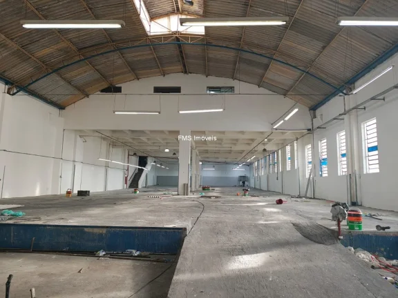 Imagem Galpão Comercial para Locação em São Paulo-SP - Bairro Aricanduva - 1 Sala, 2 Banheiros, 11 Vagas de Garagem, 1.650m² de Área