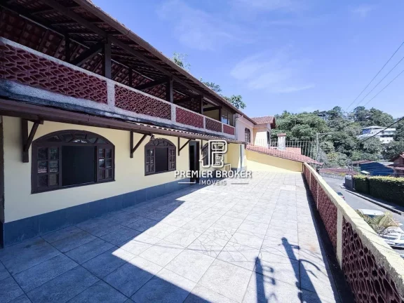Imagem Casa com 3 dormitórios à venda, 346 m² por R$ 970.000,00 - Santa Cecília - Teresópolis/RJ