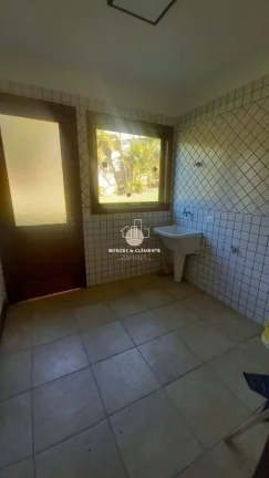 Imagem Casa de Alto Padrão Reformada com 3 Suítes no Condomínio Flamboyant Atibaia