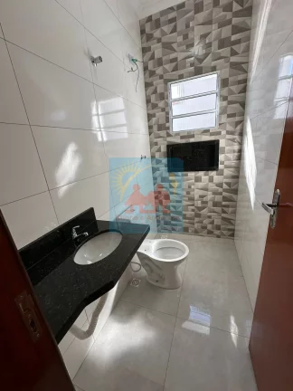 Imagem Casa à 900 metros da Praia da Plataforma em Mongaguá com piscina !