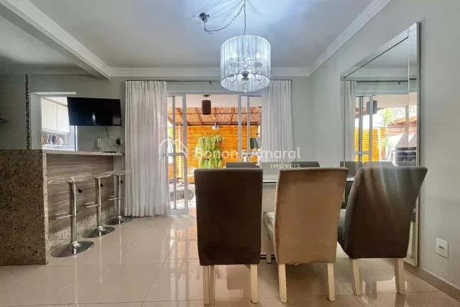 Imagem Localizada em um dos bairros mais desejados de Campinas, esta casa em condomínio na Chácara Primav...