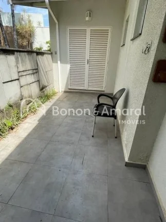 Imagem Casa de Condomínio com 3 Quartos e 4 banheiros à Venda, 262 m² por R$ 1.350.000