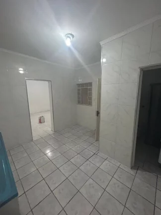 Imagem Casa Fundos Locação 2 Dormitórios com 1 Vaga de garagem - Jardim Ipanema