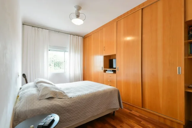 Imagem Casa Sobrado Ipiranga - 200M², 3 Dorms, 1 Suíte, 3 Vagas, Varanda, Copa, Dependência de Serviço, Espaço Gourmet.
