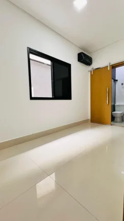 Imagem Casa para Venda em Praia Grande, Caiçara, 3 dormitórios, 2 suítes, 1 banheiro, 2 vagas