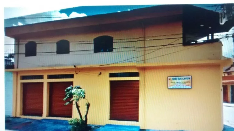 Imagem Sobrado com Salão comercial 100 m² 3 Dormitórios, 1 Suíte, 1 Banheiro e 2 Vagas!