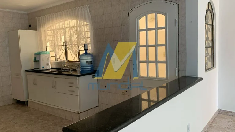 Imagem Casa Superior com 3 Quartos, Ambientes Amplos e Vaga - Ótima Localização