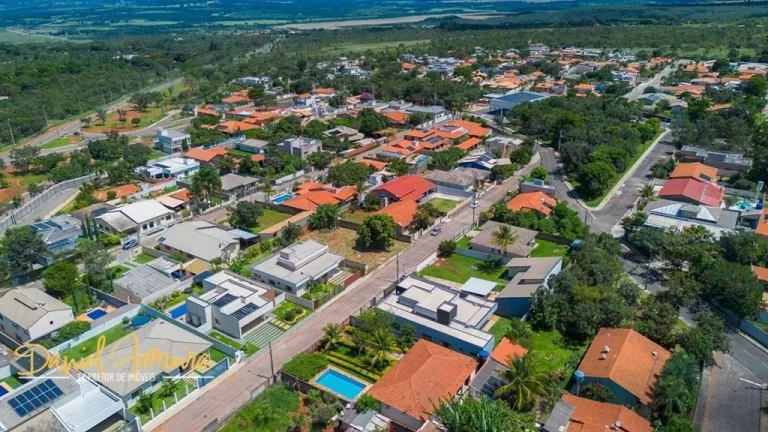 Imagem Terreno plano com 600 m² à venda no condomínio Parque do Mirante