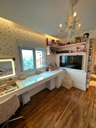 Imagem Apartamento alto padrão, 215m², 4 dormitórios, sendo 3 suítes, escritório, sala ampla para dois...