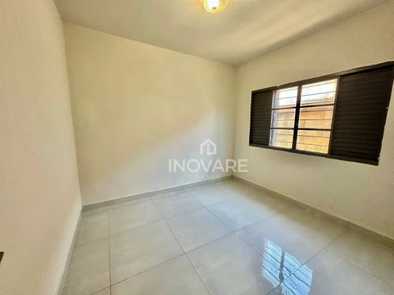 Imagem Casa à venda, 274 m² por R$ 650.000 - Centro - Itumbiara/GO