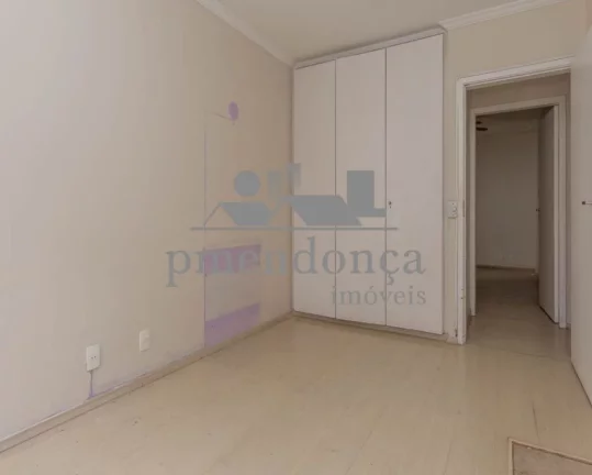 Imagem Apartamento em Higienópolis com 4 quartos (1 suí­te) e 1 vaga, 135 m²