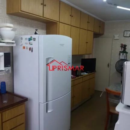 Imagem 2 dormitórios dependencia empregada 1 vaga Campo Grande