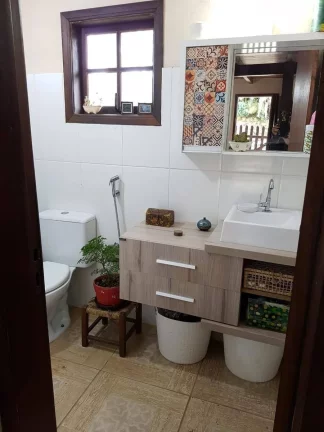 Imagem Vendo esta linda casa no centro de Lumiar - Nova Friburgo.
