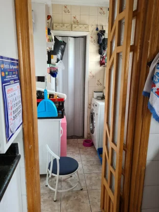 Imagem Ótima Localização - Apartamento Andar Baixo de 3 dormitórios (1 suíte) e 2 vagas na Vila Esperança a 3min do Metrô