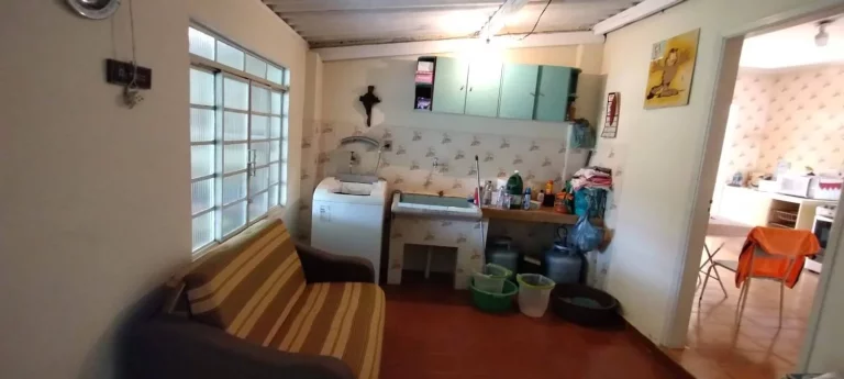 Imagem Casa Térrea com Terreno 10 x 30 Maravilhoso Para Construtor com Casa Antiga