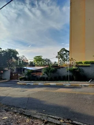 Imagem Apartamento térreo a venda, 2 dormitórios, Suíte, Living, cozinha com armários, lavanderia, 1 vaga coberta.