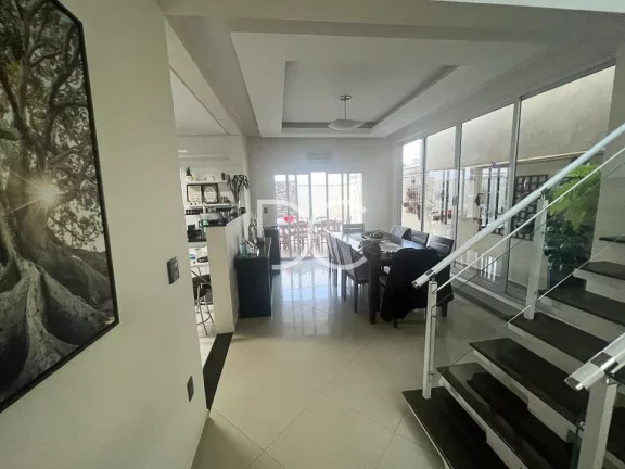 Imagem Ibiti Royal Park - Venda Sobrado | AT 250 m² | AC 246 m² | 3 Dormitórios | 1 Suíte | 4 Banheiros | 4 Vagas