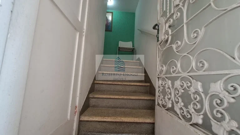 Imagem Casa à venda em Niterói-RJ, bairro Fonseca: 3 quartos, 1 suíte, 1 sala, 2 banheiros, 1 vaga de garagem, 100m² de área.