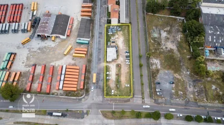Imagem ESTUDA PERMUTA - Terreno com 1995m², 3 testadas, á venda por R$ 3.900.000 - Parolin - Curitiba/PR
