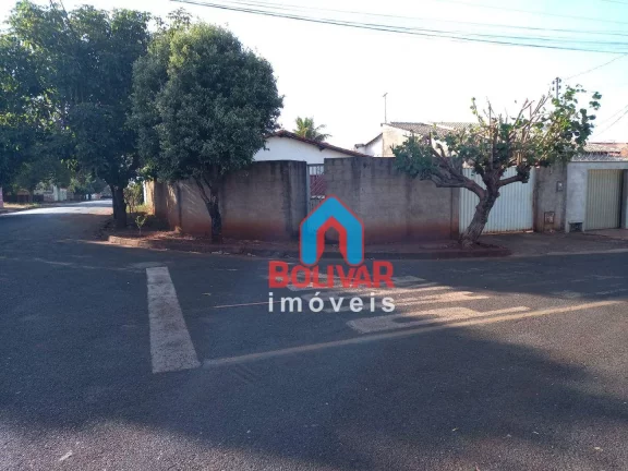 Imagem Casa com 3 dormitórios à venda, 90 m² por R$ 160.000,00 - Jardim Leonora - Itumbiara/GO