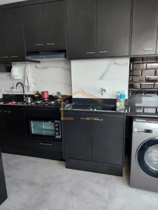 Imagem Lindo apartamento com 2 dorms (1 transformado em closet), banheiro, sala, cozinha, lavanderia e vara...
