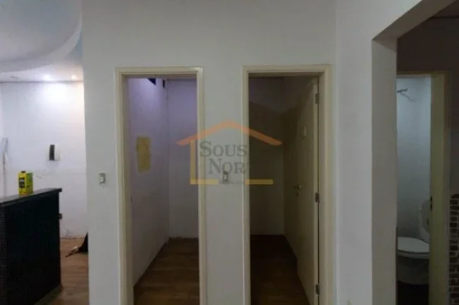 Imagem Ponto comercial com aproximadamente 516 m², composto por diversos ambientes e banheiros, possibilit...
